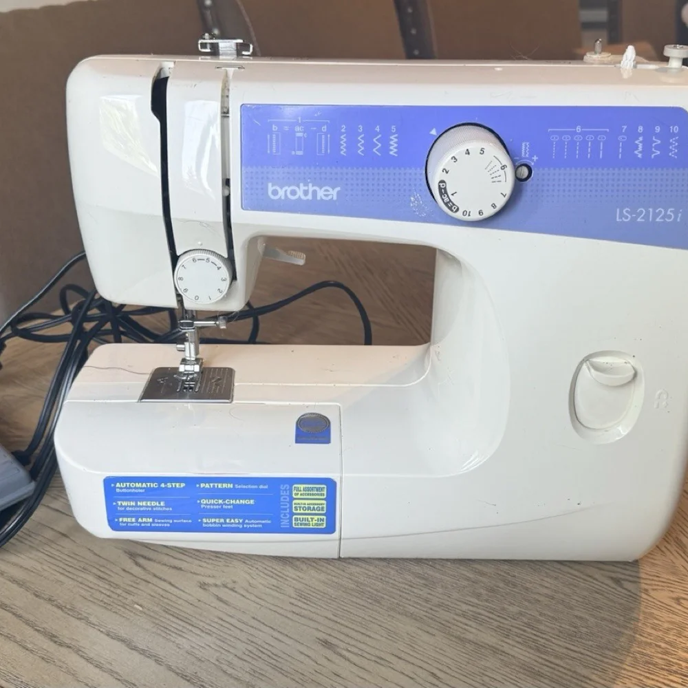 Brother LS-2125i Portable Sewing Machine 10 Stitch with Foot Pedal Tested
